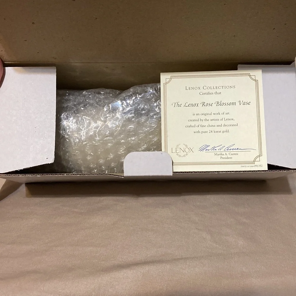 Lenox Collections Vase